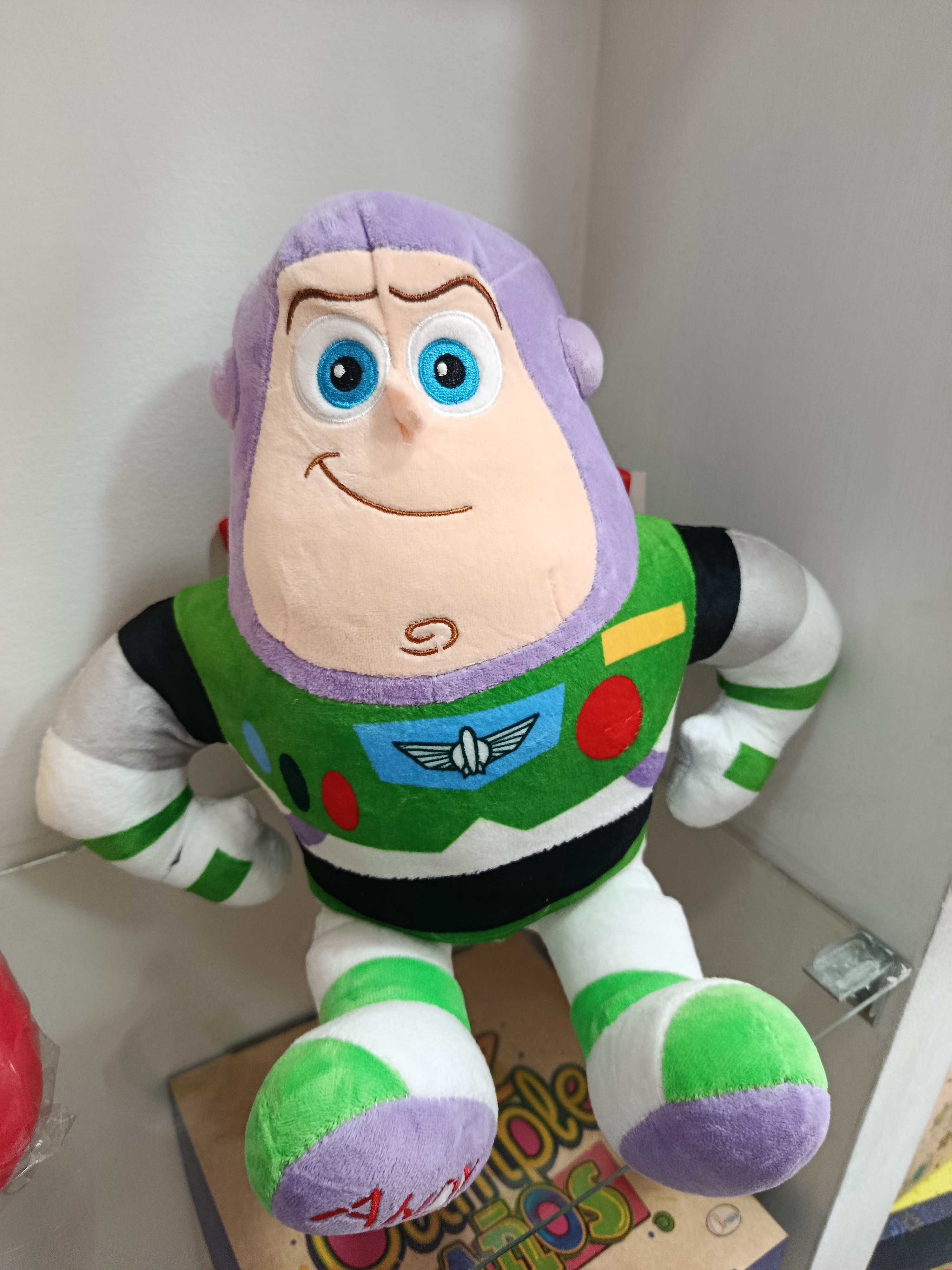 BUZZ LIGTHYEAR